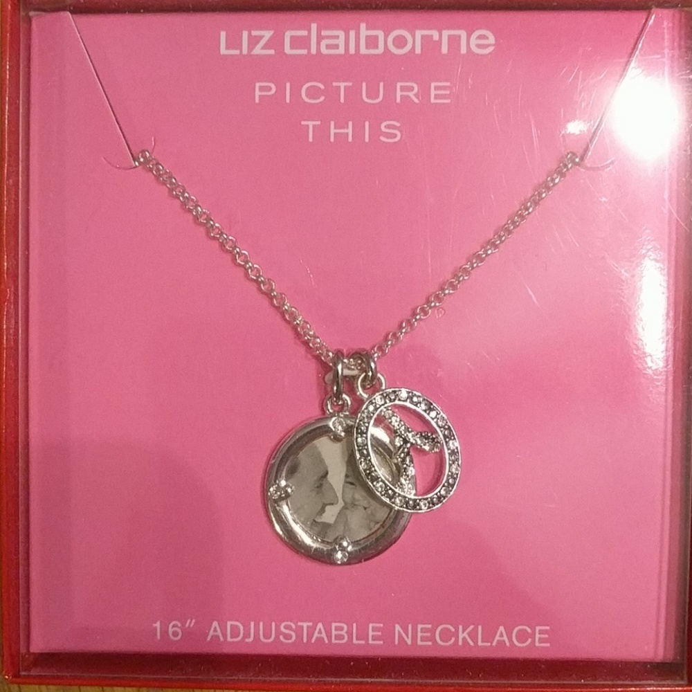 Liz Claiborne Picture This Necklace